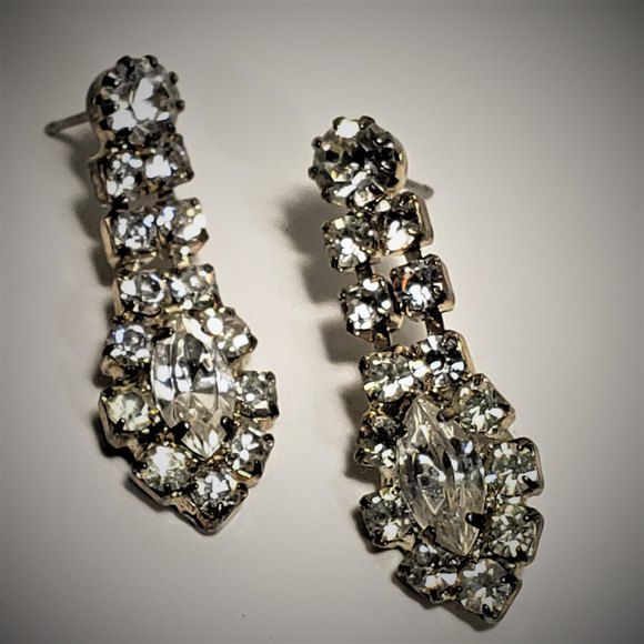 Vintage Crystal Earrings Marquis Focal Dangle 1.25 Inch Post Formal Party Bling - Picture 1 of 6